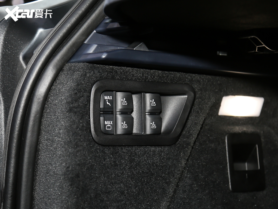 2020RX7 xDrive M50i xҹذ