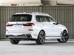 2020xDrive40i  M\b w^