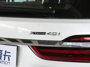 2020xDrive40i  M\b ^