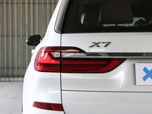 2020xDrive40i  M\b ^