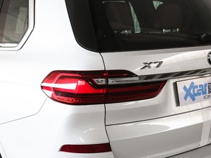 2020xDrive40i  M\b ^