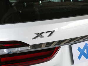 2020xDrive40i  M\b ^