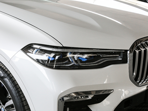 2020xDrive40i  M\b ^