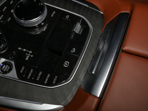 2020xDrive40i  M\b v܇Ƅ