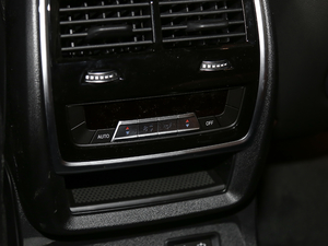 2020xDrive40i  M\b g