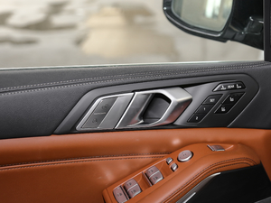 2020xDrive40i  M\b g