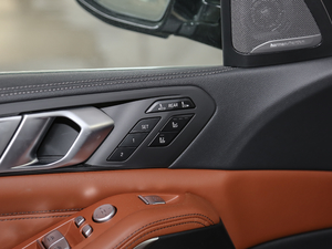 2020xDrive40i  M\b g