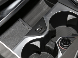 2020xDrive40i  M\b g