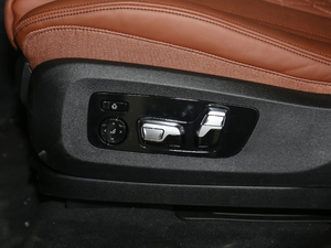 2020xDrive40i  M\b {{