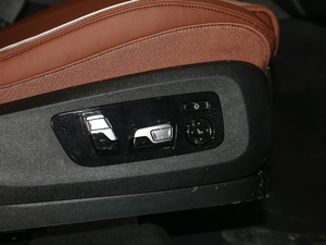 2020xDrive40i  M\b g