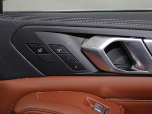 2020xDrive40i  M\b g