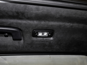 2020xDrive40i  M\b g