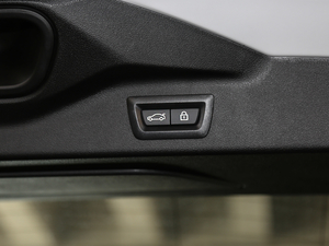 2020xDrive40i  M\b g