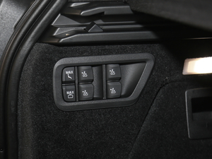 2020xDrive40i  M\b g