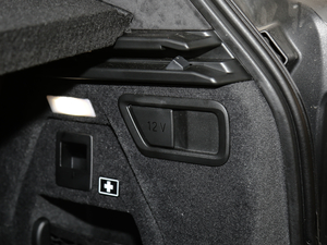 2020xDrive40i  M\b g