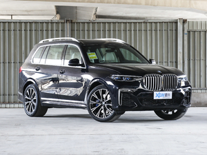 2020xDrive40i  M\b w^