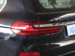 2020xDrive40i  M\b ^