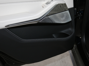 2020xDrive40i  M\b g