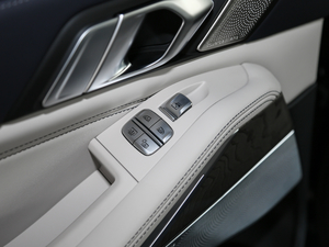 2020xDrive40i  M\b g