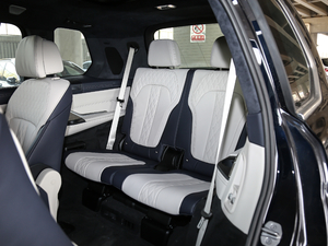 2020xDrive40i  M\(yn)b g