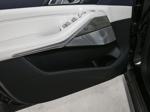 2020xDrive40i  M\b ǰTg