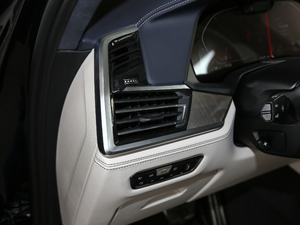 2020xDrive40i  M\(yn)b g