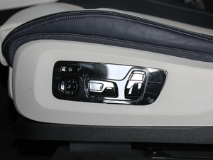 2020xDrive40i  M\b {{