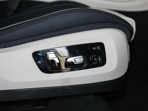 2020xDrive40i  M\(yn)(dng)b g