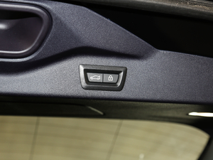 2020xDrive40i  M\(yn)(dng)b g