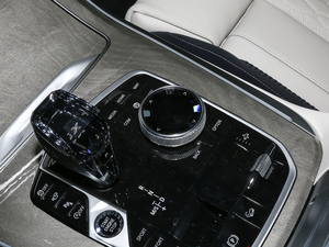 2020xDrive40i  M\b {