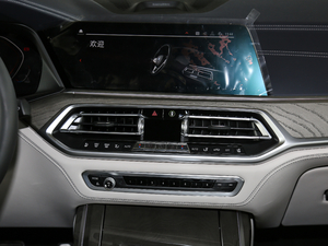 2020xDrive40i  M\b {L