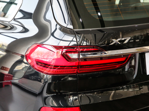 2020xDrive40i I Ab ^