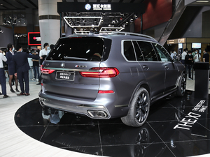 2020xDrive M50i xҹذ w^