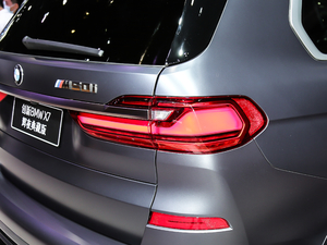 2020xDrive M50i xҹذ ^