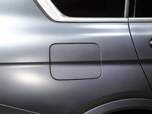 2020xDrive M50i xҹذ ^