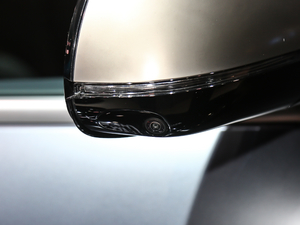 2020xDrive M50i xҹذ ^