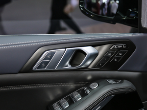 2020xDrive M50i xҹذ g