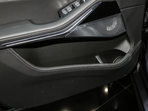 2020xDrive M50i xҹذ ǰTg