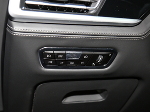 2020xDrive M50i xҹذ п؅^(q)