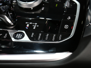 2020xDrive M50i xҹذ п؅^(q)