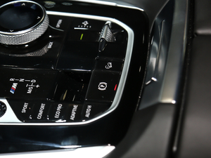 2020xDrive M50i xҹذ v܇Ƅ