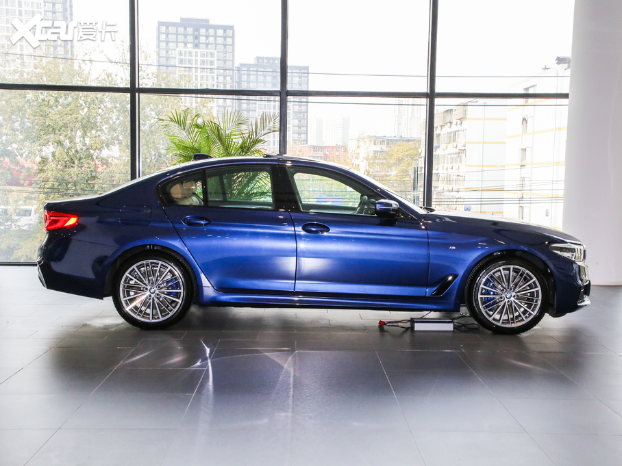 2020R5ϵ(M(jn)) 530i M\(yn)(dng)b