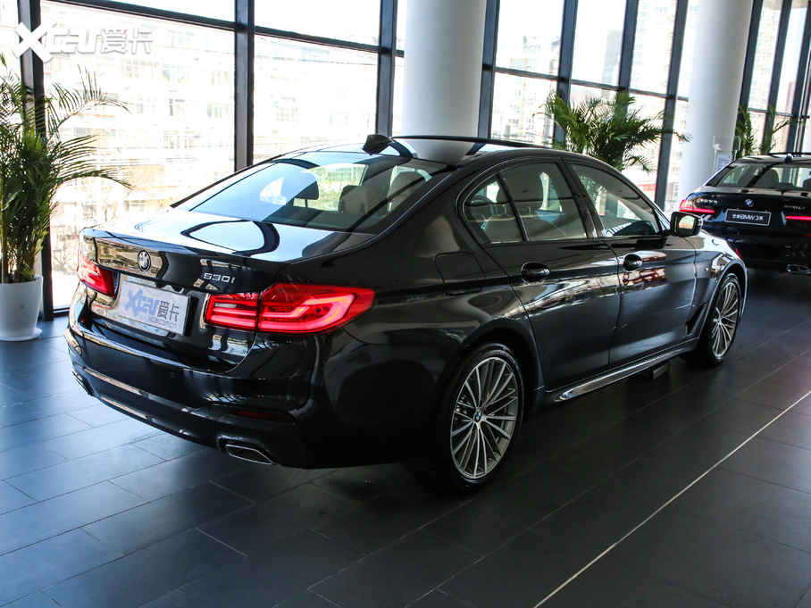 2020R5ϵ(M) 530i M\b