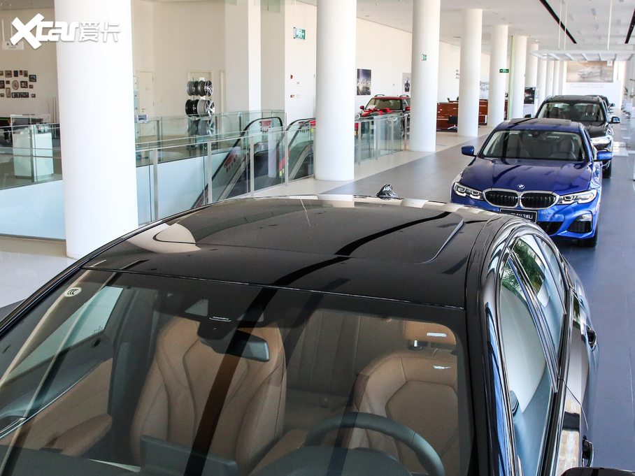 2020R5ϵ(M) 530i M\b