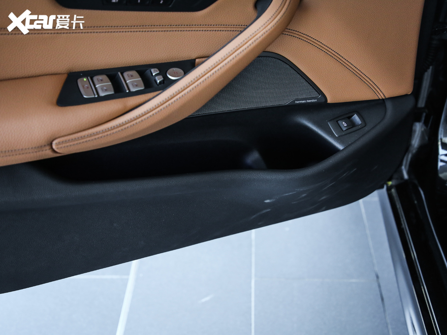 2020R5ϵ(M) 530i M\b