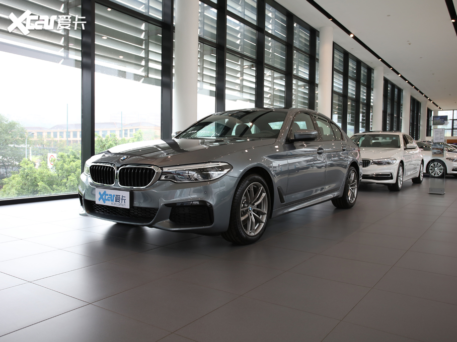 2020R5ϵ(M) 525i M\b