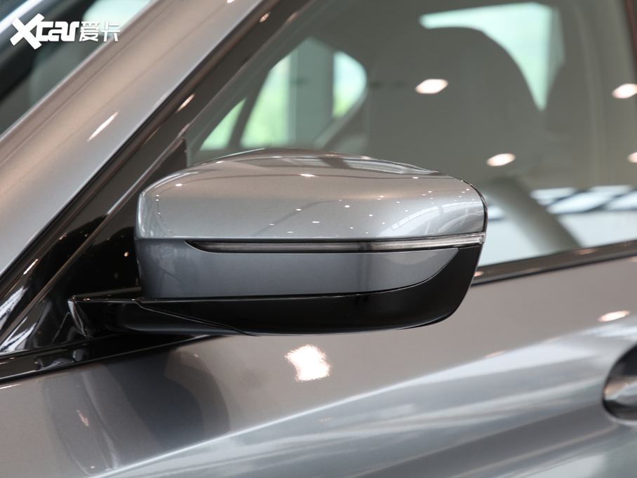 2020R5ϵ(M) 525i M\b