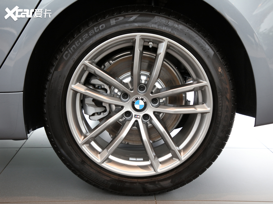 2020R5ϵ(M) 525i M\b