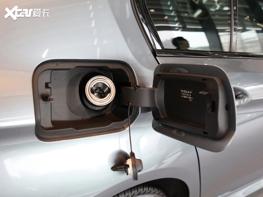 2020R5ϵ(M) 525i M\b