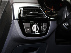 2020530i L(fng)а M\(yn)(dng)b п؅^(q)